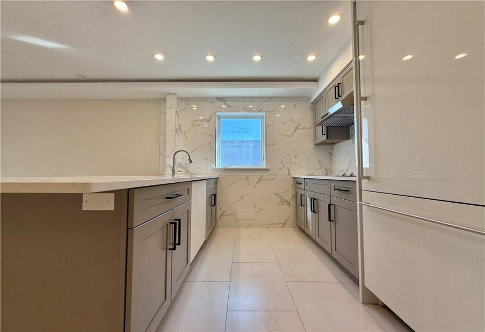 143 Bay 31st Street, Brooklyn, New York 11214, 3 Bedrooms Bedrooms, ,2 BathroomsBathrooms,Rental,For Sale,Bay 31st,492333