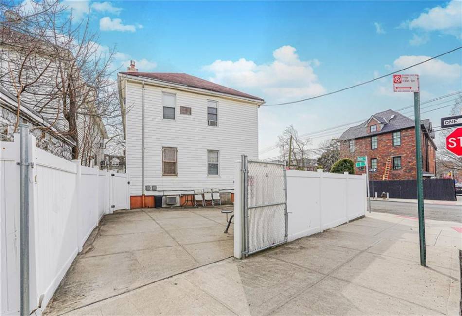 801 Avenue N, Brooklyn, New York 11230, ,Mixed Use,For Sale,Avenue N,492237
