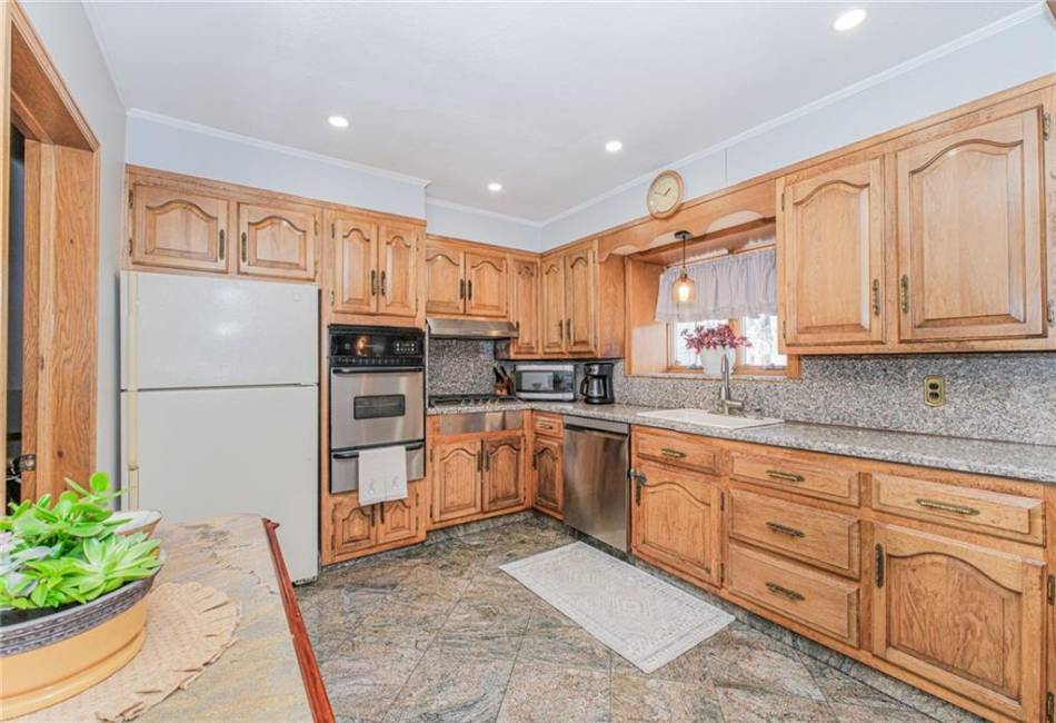 1960 Stillwell Avenue, Brooklyn, New York 11223, 5 Bedrooms Bedrooms, ,4 BathroomsBathrooms,Residential,For Sale,Stillwell,492274