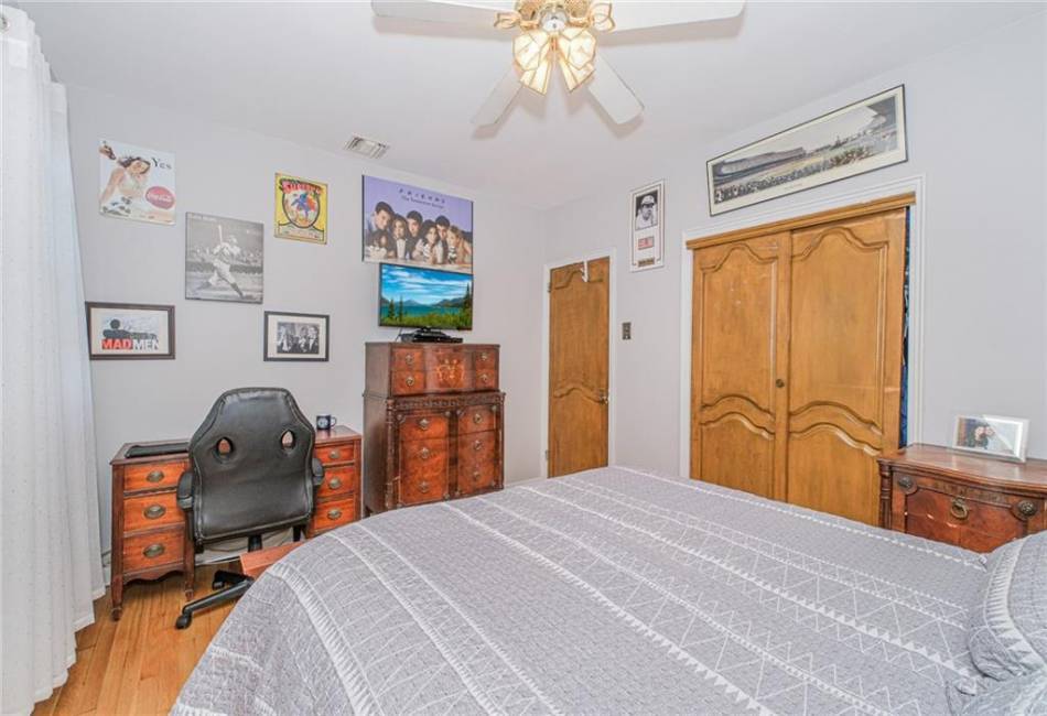 1960 Stillwell Avenue, Brooklyn, New York 11223, 5 Bedrooms Bedrooms, ,4 BathroomsBathrooms,Residential,For Sale,Stillwell,492274