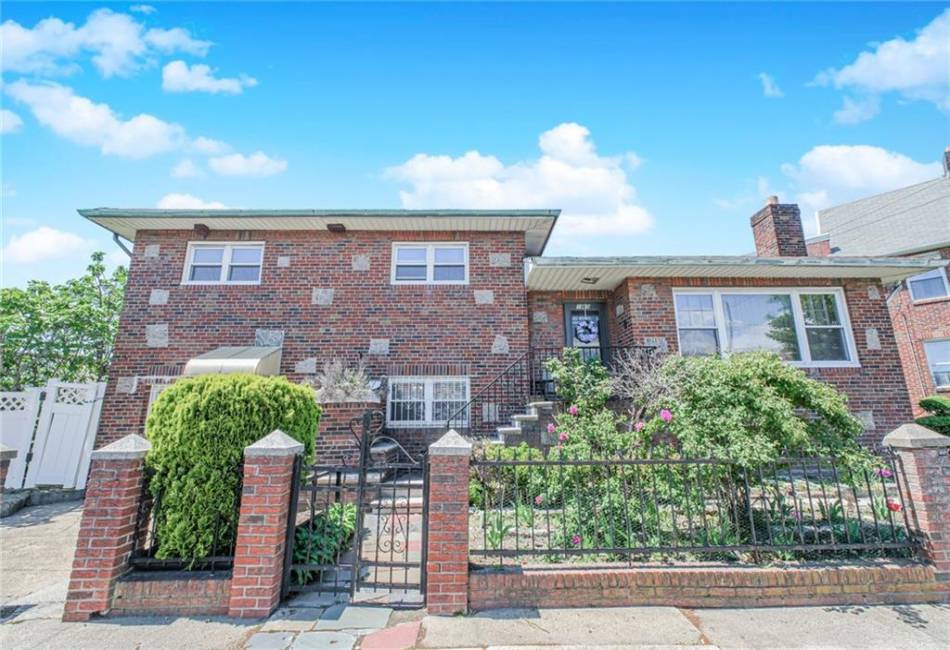 1960 Stillwell Avenue, Brooklyn, New York 11223, 5 Bedrooms Bedrooms, ,4 BathroomsBathrooms,Residential,For Sale,Stillwell,492274