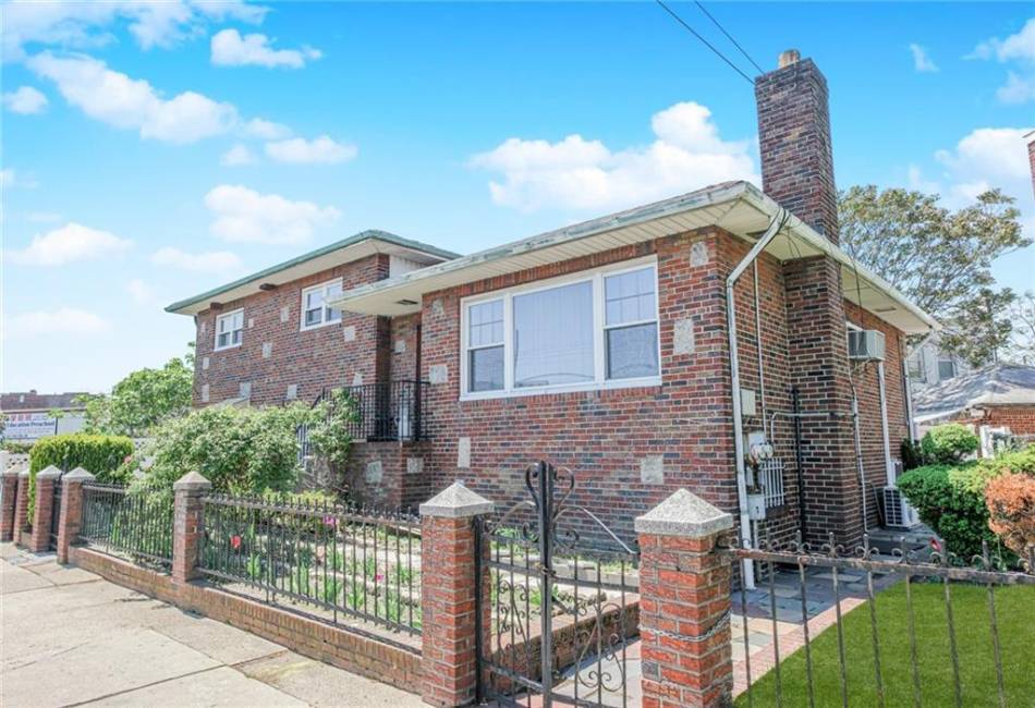 1960 Stillwell Avenue, Brooklyn, New York 11223, 5 Bedrooms Bedrooms, ,4 BathroomsBathrooms,Residential,For Sale,Stillwell,492274