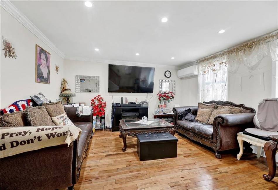1163 Linwood Street, Brooklyn, New York 11239, 3 Bedrooms Bedrooms, ,2 BathroomsBathrooms,Residential,For Sale,Linwood,492279
