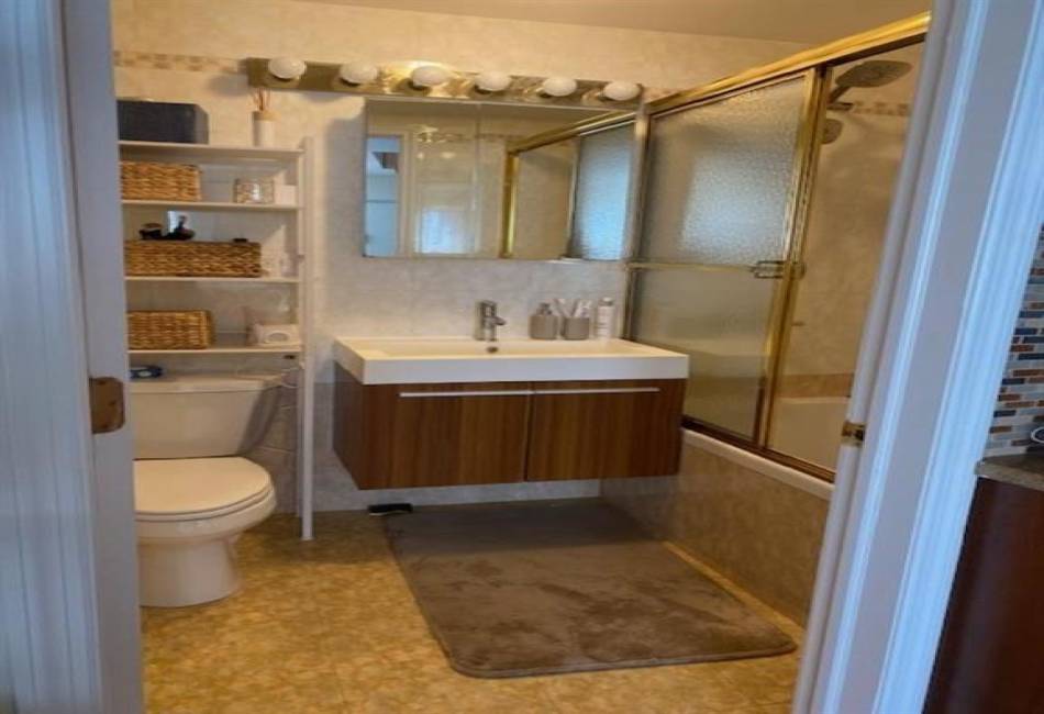 63 Brighton 2nd Place, Brooklyn, New York 11235, 1 Bedroom Bedrooms, ,1 BathroomBathrooms,Residential,For Sale,Brighton 2nd,492306