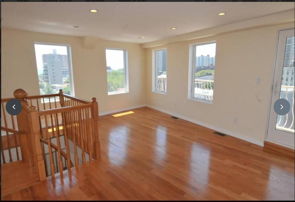 63 Brighton 2nd Place, Brooklyn, New York 11235, 1 Bedroom Bedrooms, ,1 BathroomBathrooms,Residential,For Sale,Brighton 2nd,492306