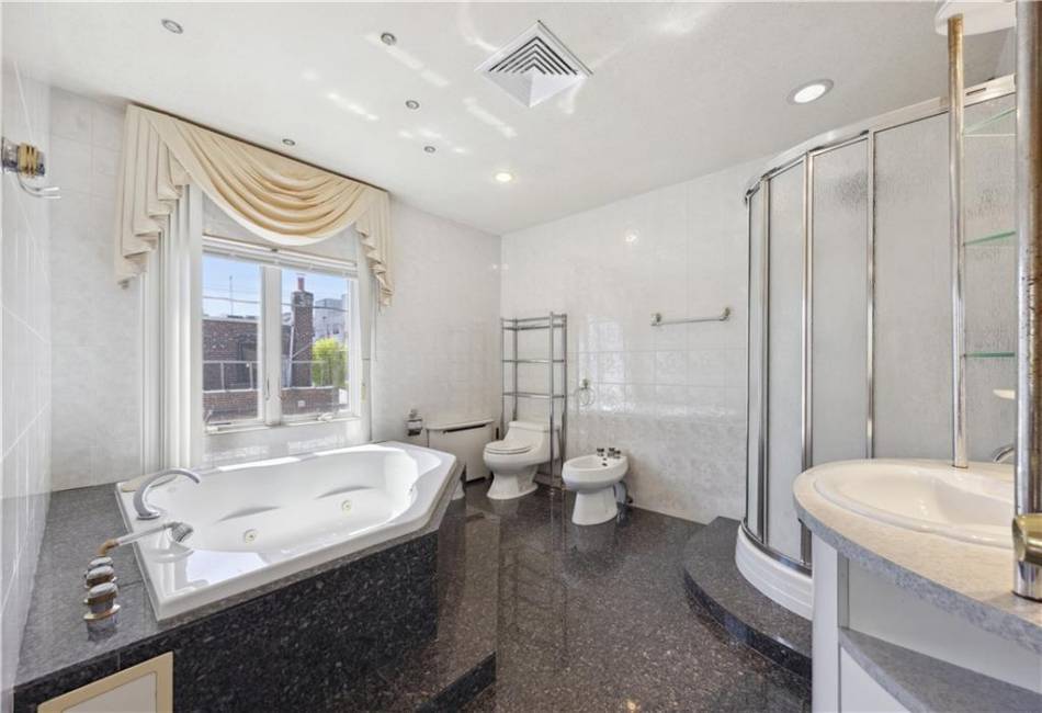 2680 23rd Street, Brooklyn, New York 11235, 4 Bedrooms Bedrooms, ,4 BathroomsBathrooms,Residential,For Sale,23rd,492314