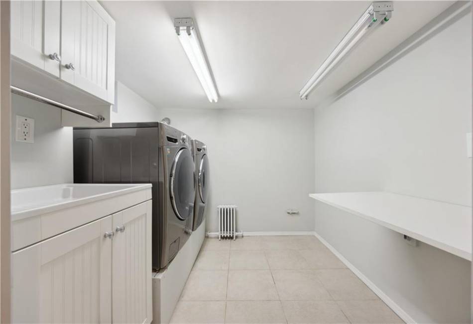 2680 23rd Street, Brooklyn, New York 11235, 4 Bedrooms Bedrooms, ,4 BathroomsBathrooms,Residential,For Sale,23rd,492314
