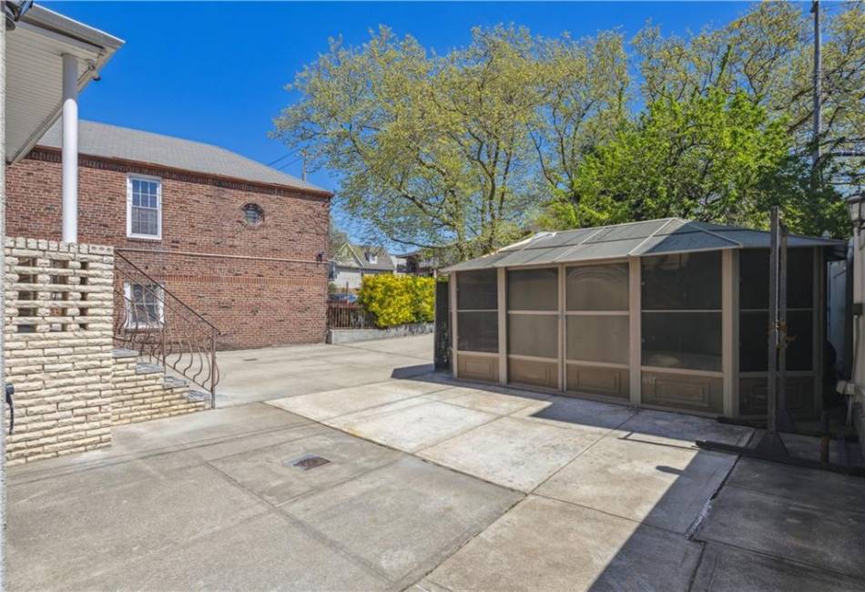 2680 23rd Street, Brooklyn, New York 11235, 4 Bedrooms Bedrooms, ,4 BathroomsBathrooms,Residential,For Sale,23rd,492314
