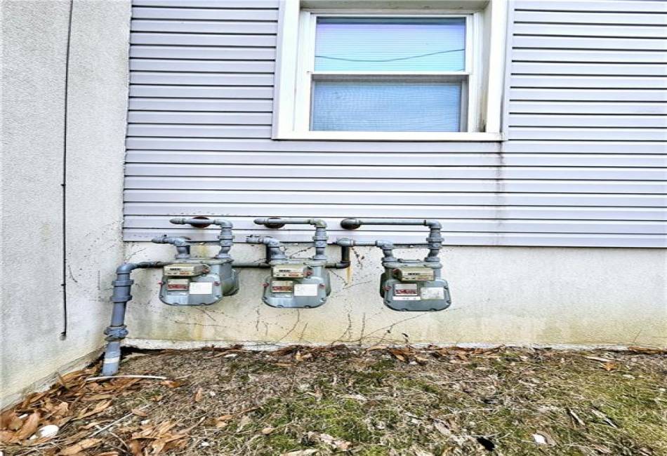 70 Grove Avenue, Staten Island, New York 10302, 5 Bedrooms Bedrooms, ,2 BathroomsBathrooms,Residential,For Sale,Grove,492327