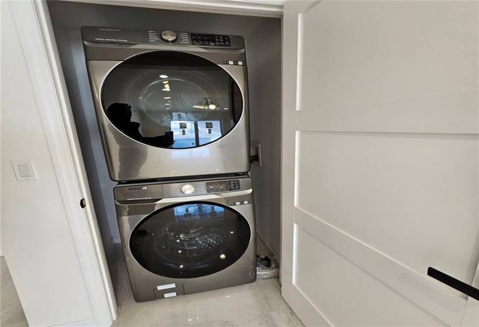 2721 21st Street, Brooklyn, New York 11235, 9 Bedrooms Bedrooms, ,6 BathroomsBathrooms,Residential,For Sale,21st,492331