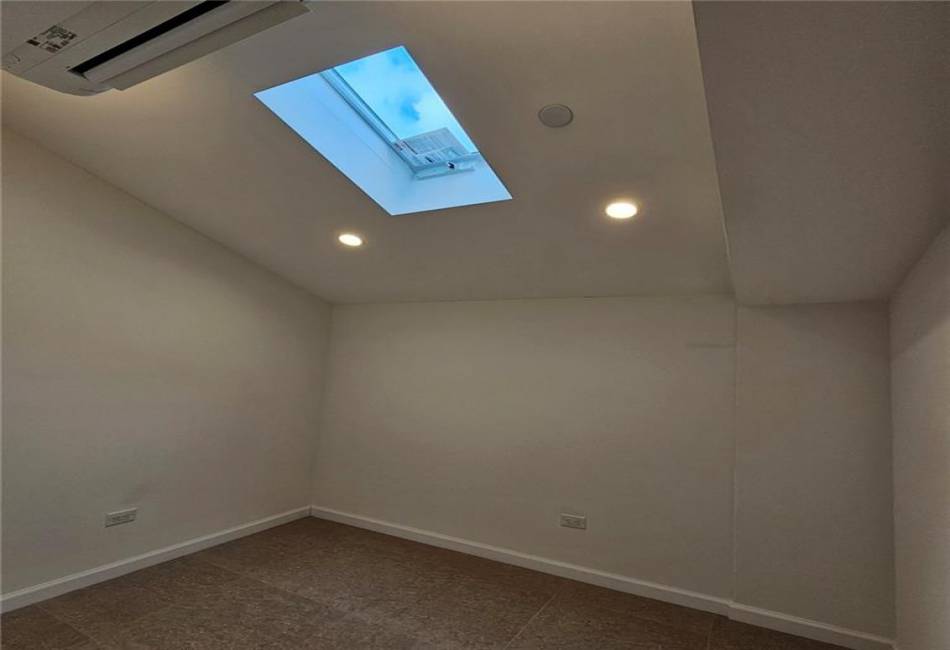 2721 21st Street, Brooklyn, New York 11235, 9 Bedrooms Bedrooms, ,6 BathroomsBathrooms,Residential,For Sale,21st,492331
