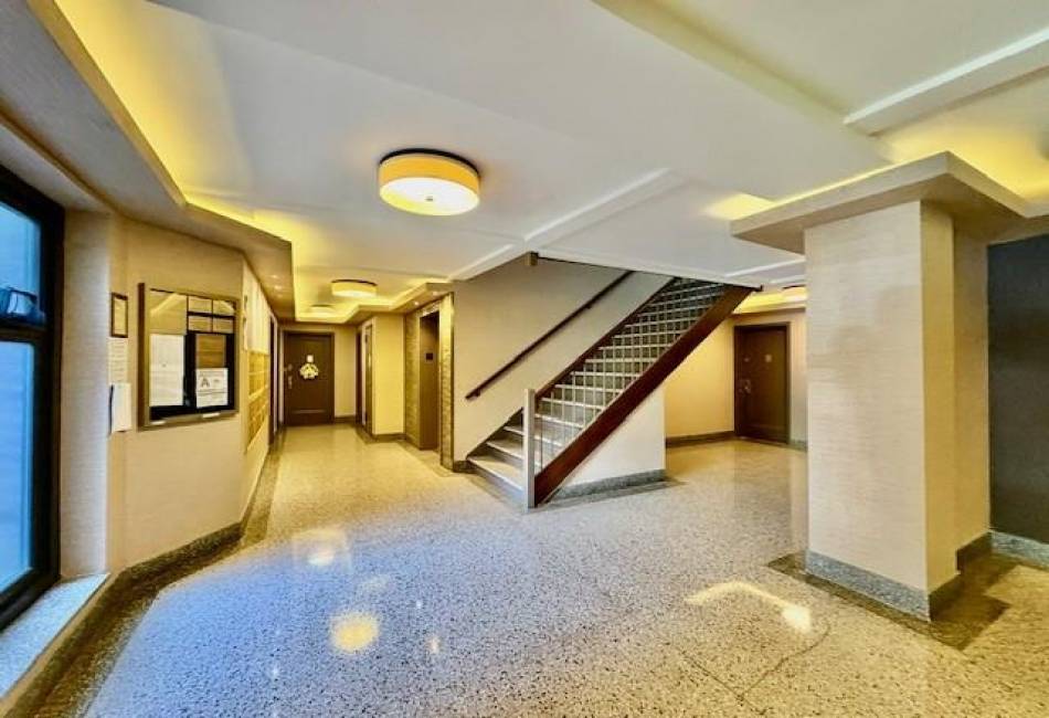9255 Shore Road, Brooklyn, New York 11209, ,1 BathroomBathrooms,Residential,For Sale,Shore,492346