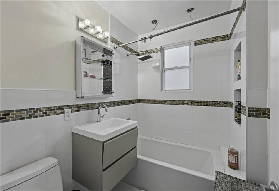 1140 21st Street, Brooklyn, New York 11210, 5 Bedrooms Bedrooms, ,4 BathroomsBathrooms,Residential,For Sale,21st,492347