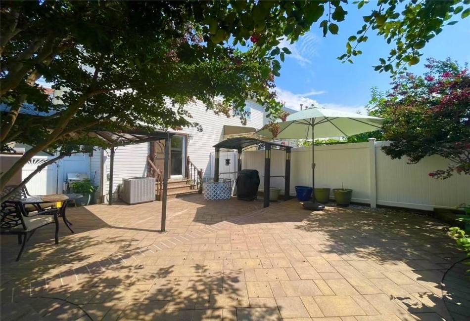 208 Osgood Avenue, Staten Island, New York 10304, 3 Bedrooms Bedrooms, ,4 BathroomsBathrooms,Residential,For Sale,Osgood,492348