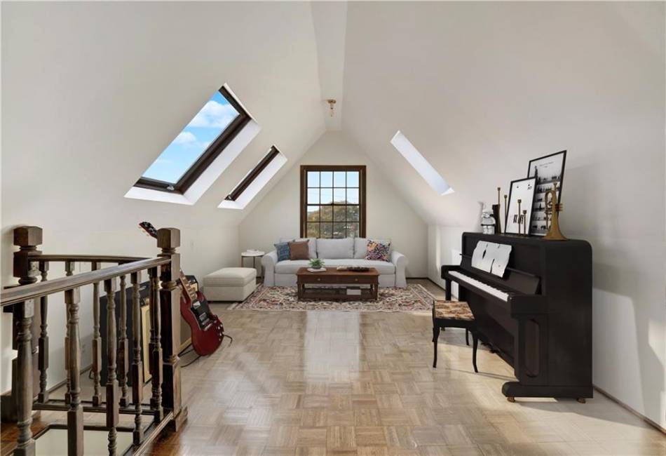 192 Beach 91st Street, Rockaway Beach, New York 11693, 4 Bedrooms Bedrooms, ,2 BathroomsBathrooms,Residential,For Sale,Beach 91st,492357