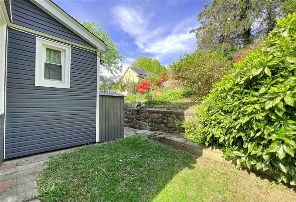 333 Lafayette Avenue, Staten Island, New York 10301, 3 Bedrooms Bedrooms, ,2 BathroomsBathrooms,Residential,For Sale,Lafayette,492259