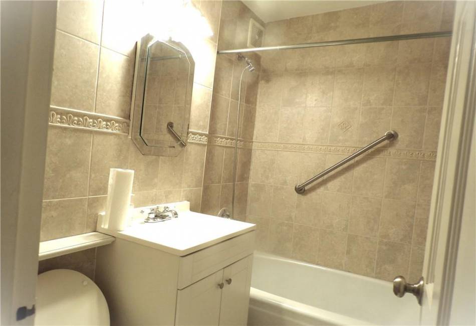 2265 Gerritsen Avenue, Brooklyn, New York 11229, 3 Bedrooms Bedrooms, ,2 BathroomsBathrooms,Residential,For Sale,Gerritsen,492290