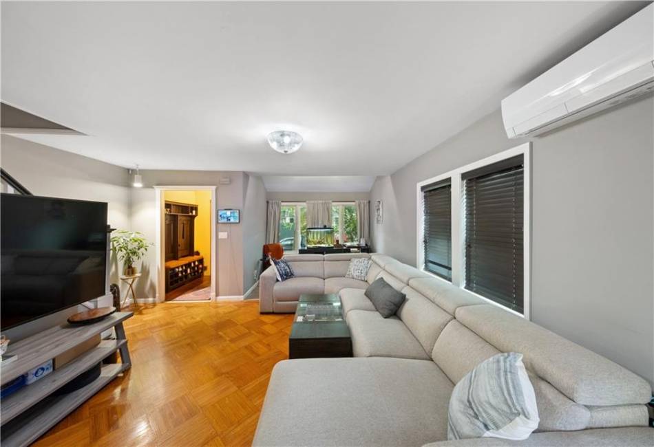 1942 Kimball Street, Brooklyn, New York 11234, 3 Bedrooms Bedrooms, ,2 BathroomsBathrooms,Residential,For Sale,Kimball,492359