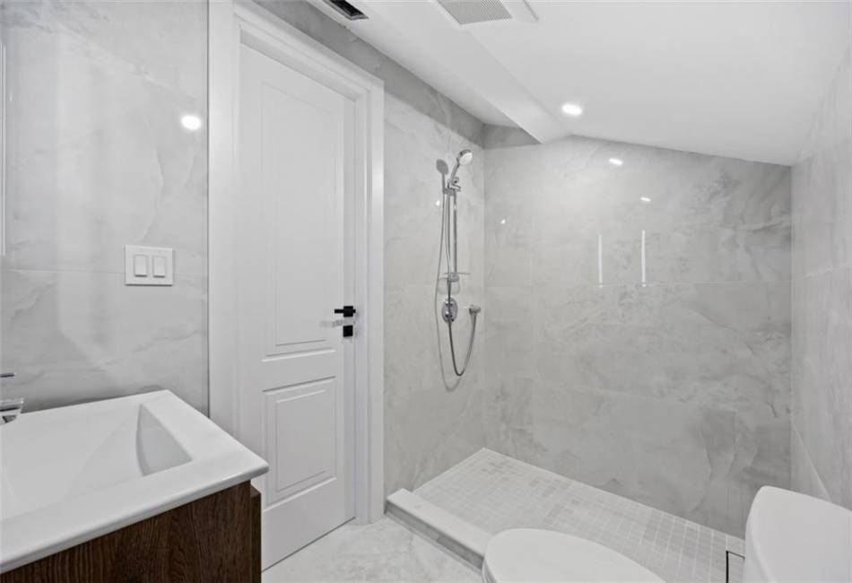 227 77th Street, Brooklyn, New York 11209, 5 Bedrooms Bedrooms, ,6 BathroomsBathrooms,Residential,For Sale,77th,492368