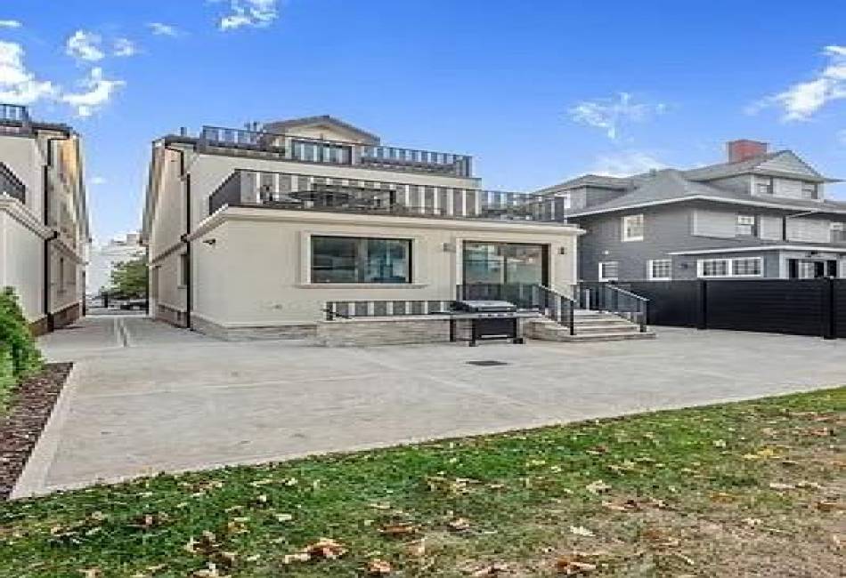 227 77th Street, Brooklyn, New York 11209, 5 Bedrooms Bedrooms, ,6 BathroomsBathrooms,Residential,For Sale,77th,492368