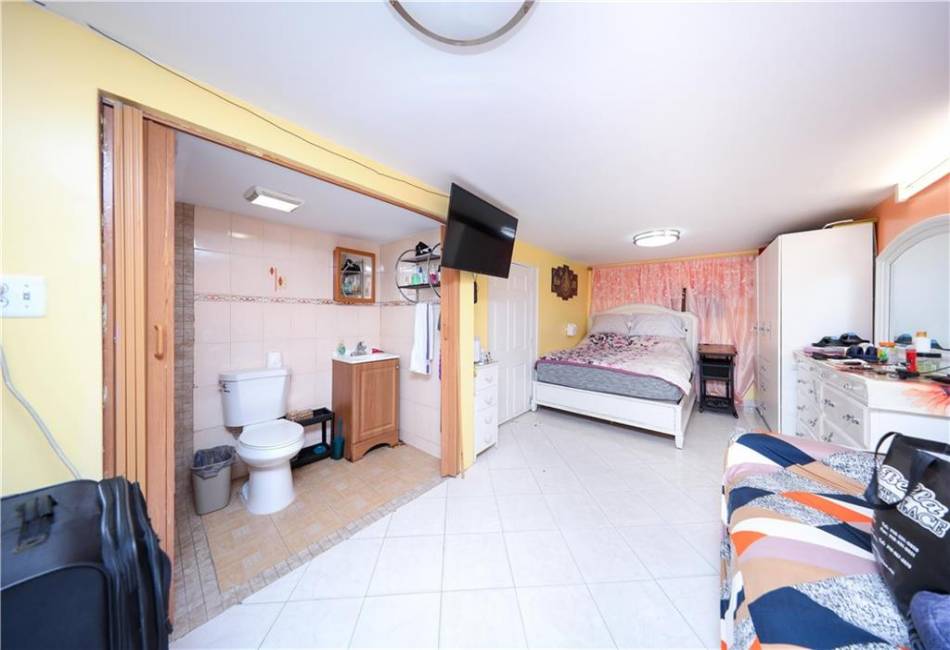 1068 71st Street, Brooklyn, New York 11228, ,4 BathroomsBathrooms,Residential,For Sale,71st,492377