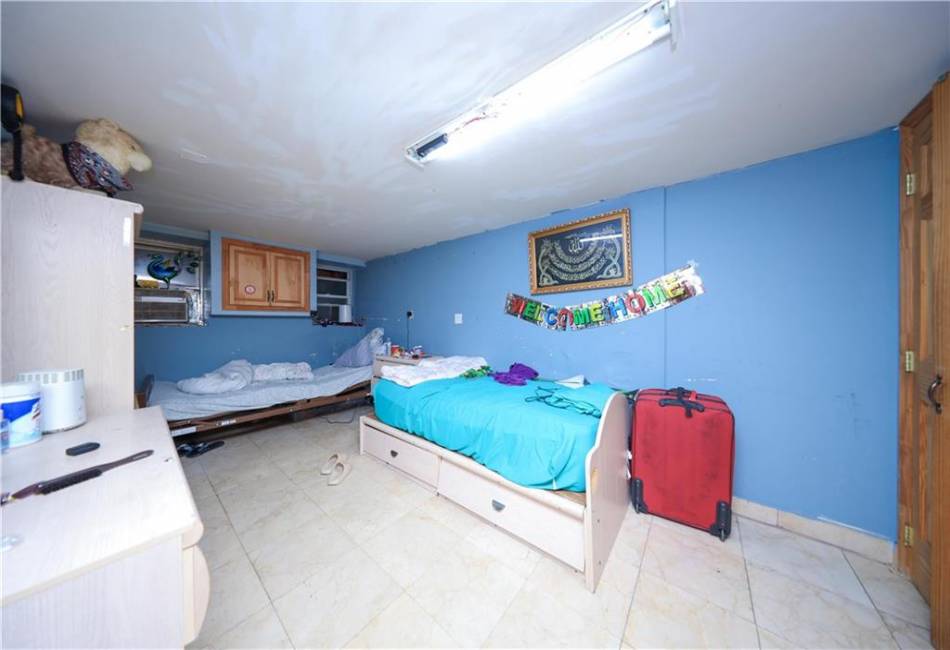 1068 71st Street, Brooklyn, New York 11228, ,4 BathroomsBathrooms,Residential,For Sale,71st,492377