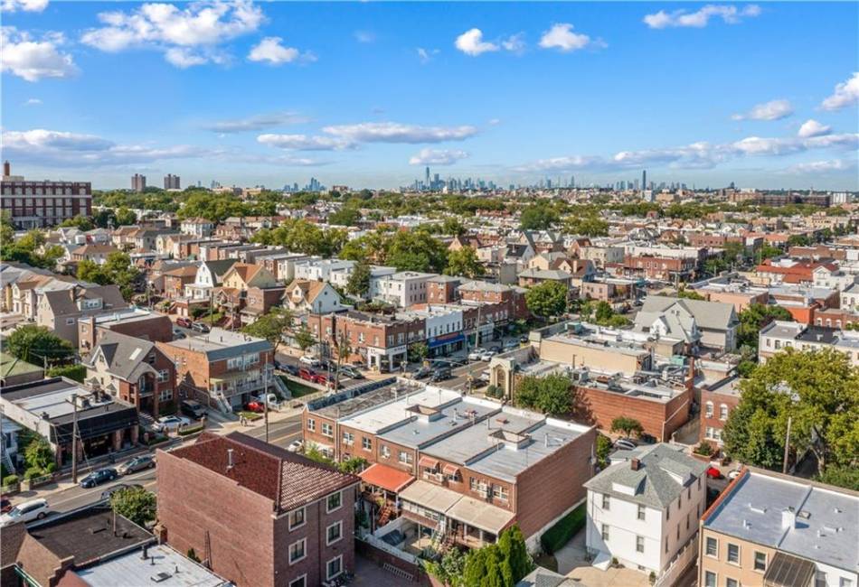 1306 81st Street, Brooklyn, New York 11228, 8 Bedrooms Bedrooms, ,3 BathroomsBathrooms,Residential,For Sale,81st,484727