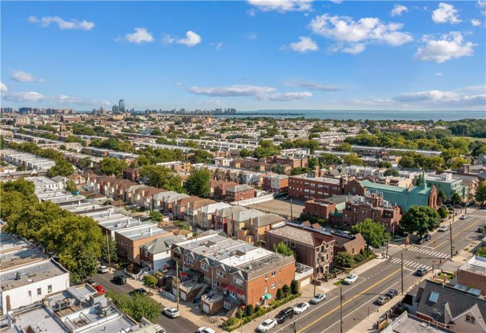 1306 81st Street, Brooklyn, New York 11228, 8 Bedrooms Bedrooms, ,3 BathroomsBathrooms,Residential,For Sale,81st,484727