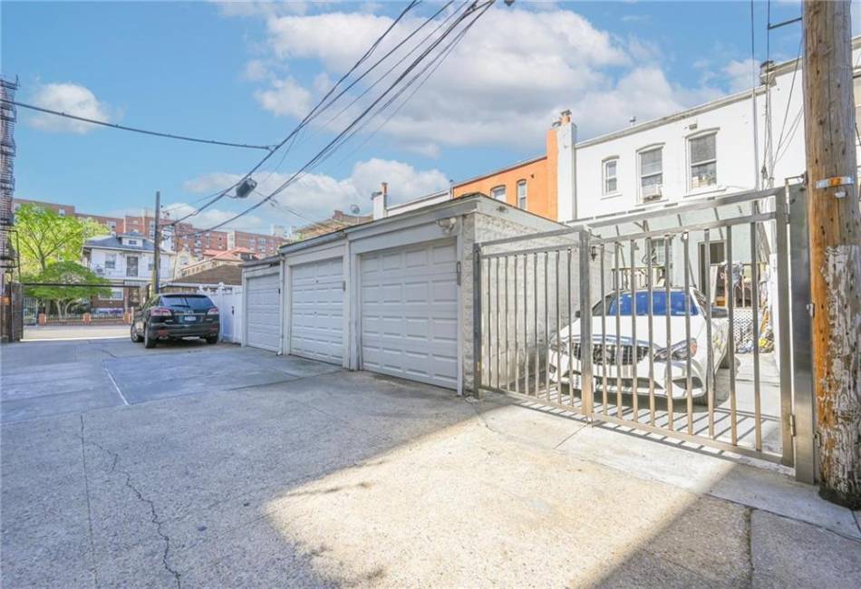 7029 Perry Terrace, Brooklyn, New York 11209, 4 Bedrooms Bedrooms, ,3 BathroomsBathrooms,Residential,For Sale,Perry,492182