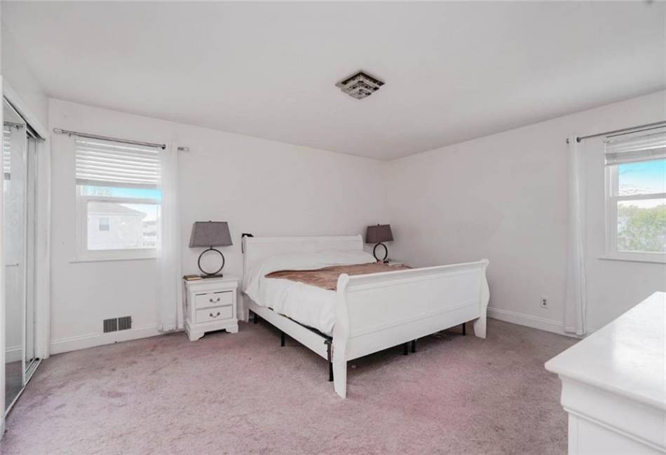 149 Forest Street, Staten Island, New York 10314, 6 Bedrooms Bedrooms, ,4 BathroomsBathrooms,Residential,For Sale,Forest,492192