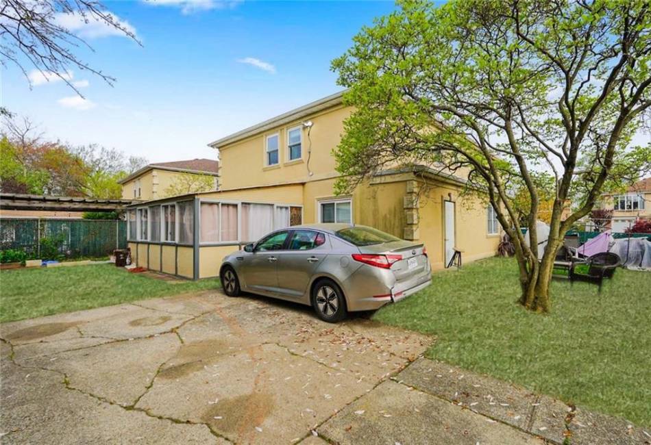 149 Forest Street, Staten Island, New York 10314, 6 Bedrooms Bedrooms, ,4 BathroomsBathrooms,Residential,For Sale,Forest,492192