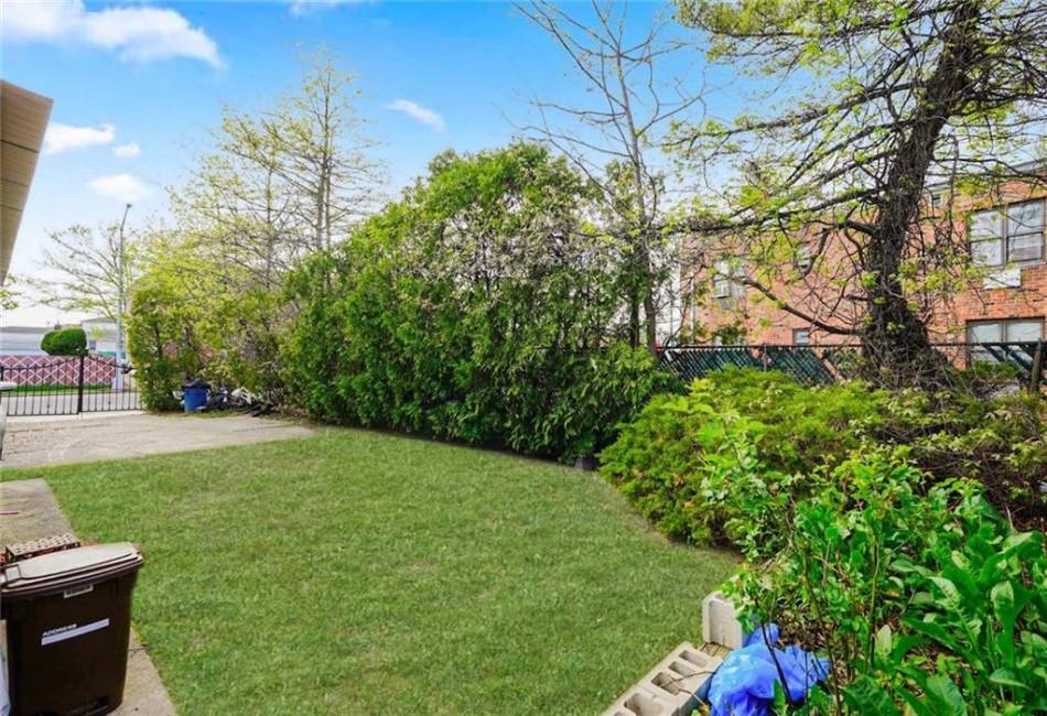 149 Forest Street, Staten Island, New York 10314, 6 Bedrooms Bedrooms, ,4 BathroomsBathrooms,Residential,For Sale,Forest,492192