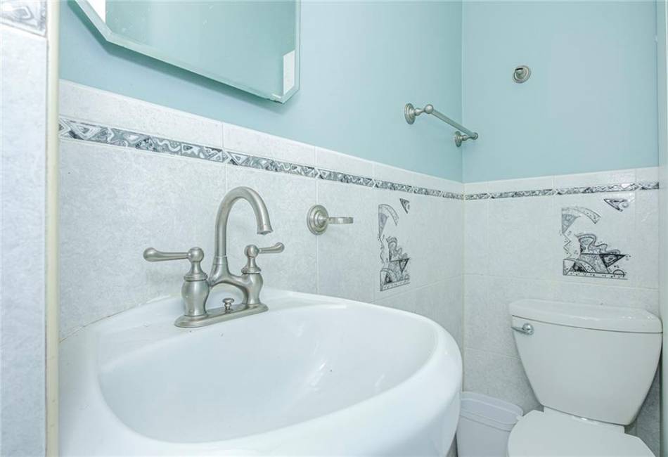 4 Lisa Lane, Staten Island, New York 10312, 4 Bedrooms Bedrooms, ,Residential,For Sale,Lisa,492261
