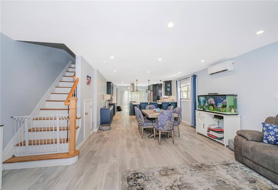 4 Lisa Lane, Staten Island, New York 10312, 4 Bedrooms Bedrooms, ,Residential,For Sale,Lisa,492261