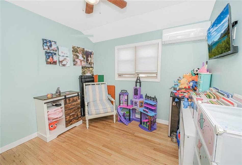 4 Lisa Lane, Staten Island, New York 10312, 4 Bedrooms Bedrooms, ,Residential,For Sale,Lisa,492261