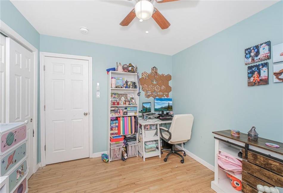 4 Lisa Lane, Staten Island, New York 10312, 4 Bedrooms Bedrooms, ,Residential,For Sale,Lisa,492261