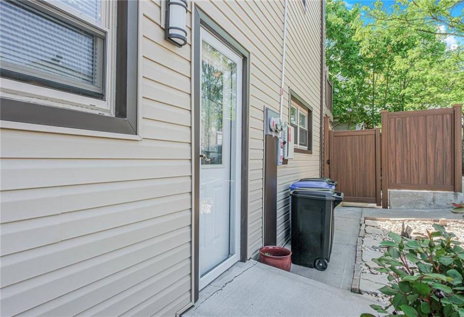 4 Lisa Lane, Staten Island, New York 10312, 4 Bedrooms Bedrooms, ,Residential,For Sale,Lisa,492261
