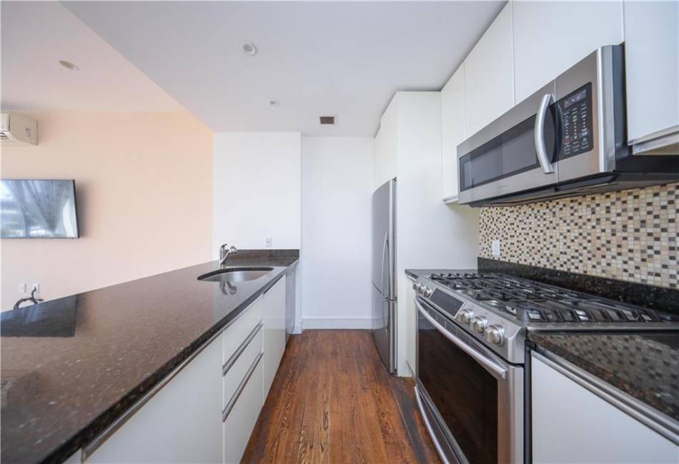 71 Village Road, Brooklyn, New York 11223, 2 Bedrooms Bedrooms, ,2 BathroomsBathrooms,Residential,For Sale,Village,492356