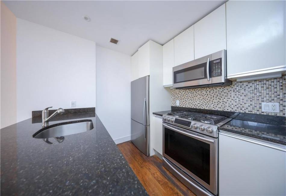 71 Village Road, Brooklyn, New York 11223, 2 Bedrooms Bedrooms, ,2 BathroomsBathrooms,Residential,For Sale,Village,492356