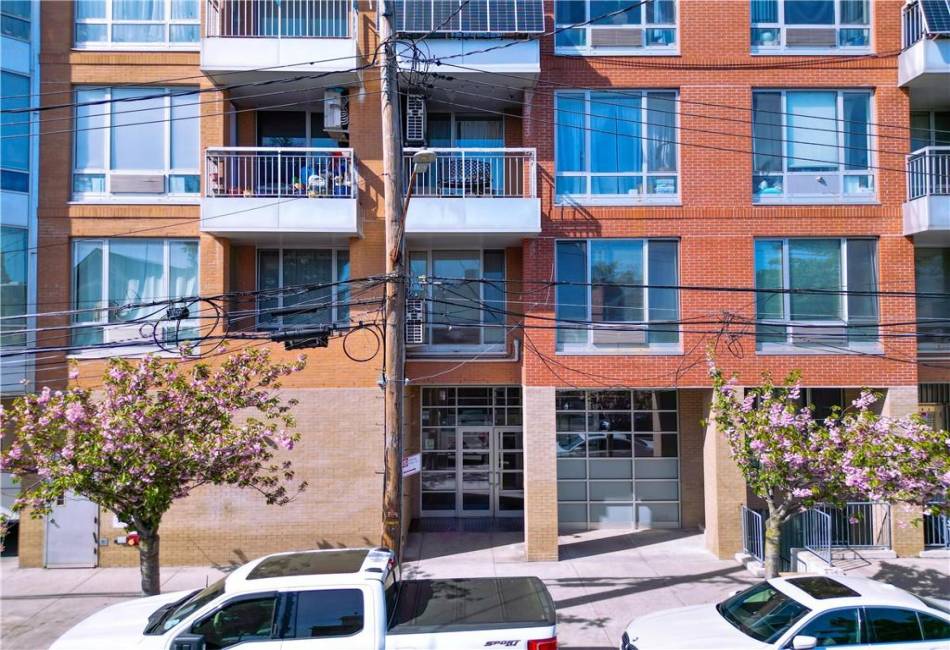 71 Village Road, Brooklyn, New York 11223, 2 Bedrooms Bedrooms, ,2 BathroomsBathrooms,Residential,For Sale,Village,492356