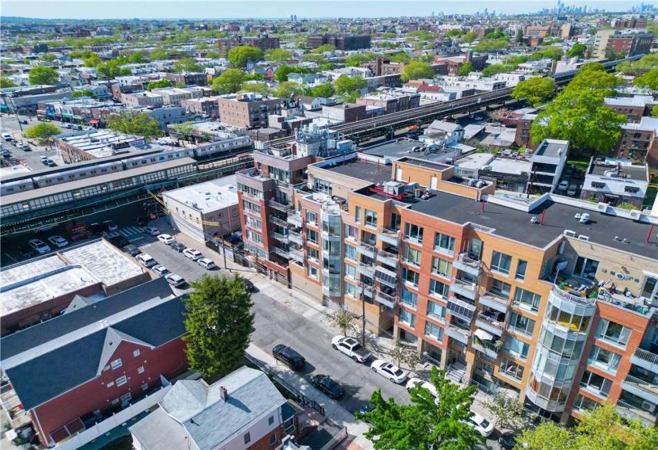 71 Village Road, Brooklyn, New York 11223, 2 Bedrooms Bedrooms, ,2 BathroomsBathrooms,Residential,For Sale,Village,492356