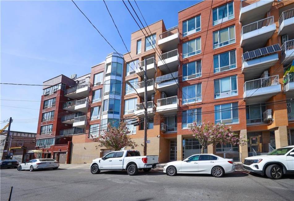 71 Village Road, Brooklyn, New York 11223, 2 Bedrooms Bedrooms, ,2 BathroomsBathrooms,Residential,For Sale,Village,492356