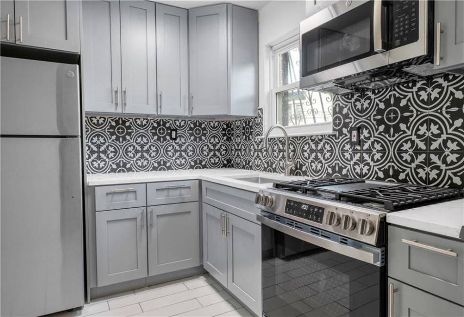 540 Ashford Street, Brooklyn, New York 11207, 3 Bedrooms Bedrooms, ,2 BathroomsBathrooms,Residential,For Sale,Ashford,492365