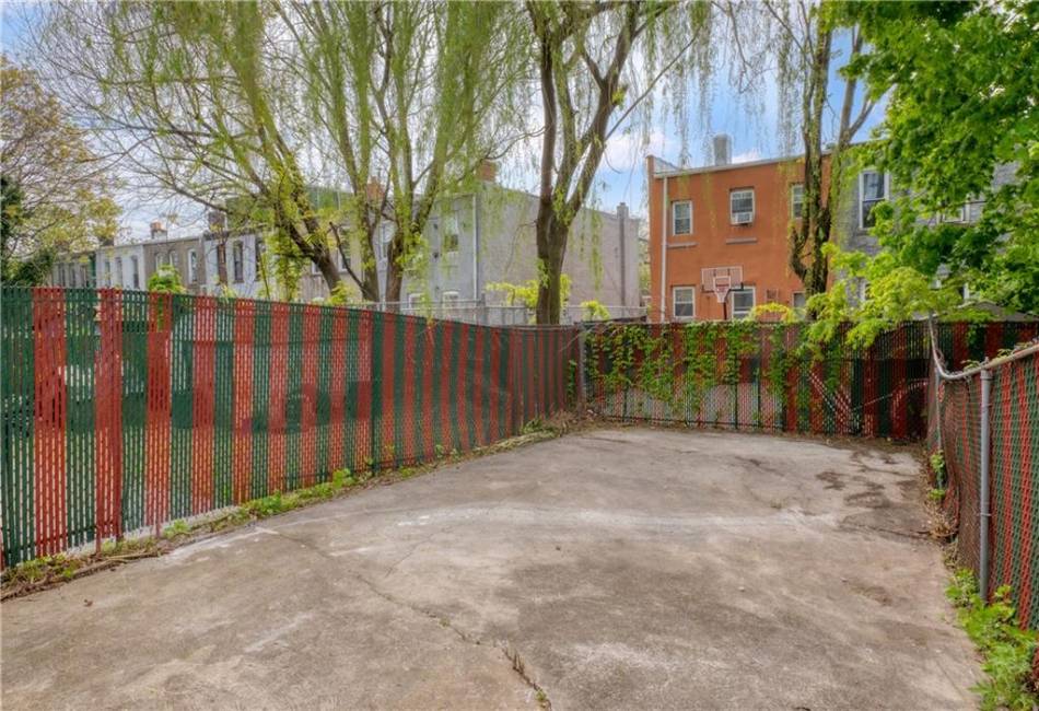 540 Ashford Street, Brooklyn, New York 11207, 3 Bedrooms Bedrooms, ,2 BathroomsBathrooms,Residential,For Sale,Ashford,492365