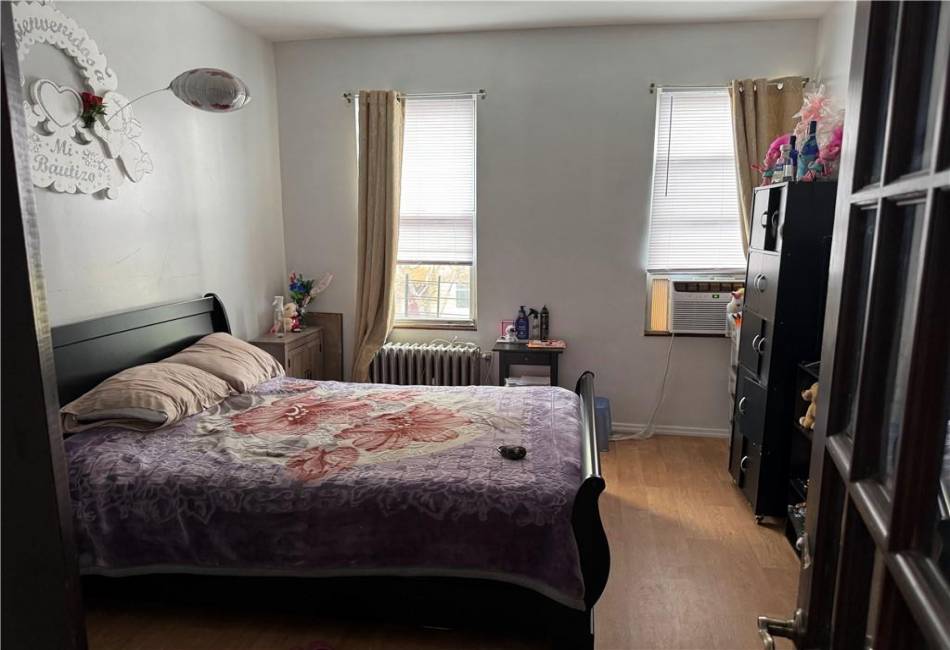 373 Bleecker Street, Brooklyn, New York 11237, 6 Bedrooms Bedrooms, ,2 BathroomsBathrooms,Residential,For Sale,Bleecker,492375