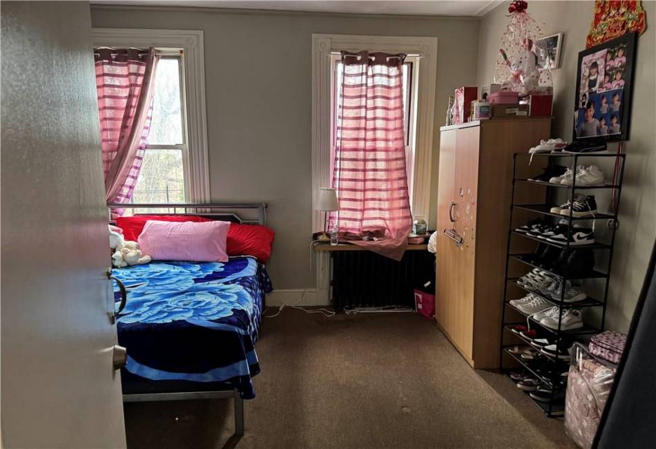 373 Bleecker Street, Brooklyn, New York 11237, 6 Bedrooms Bedrooms, ,2 BathroomsBathrooms,Residential,For Sale,Bleecker,492375