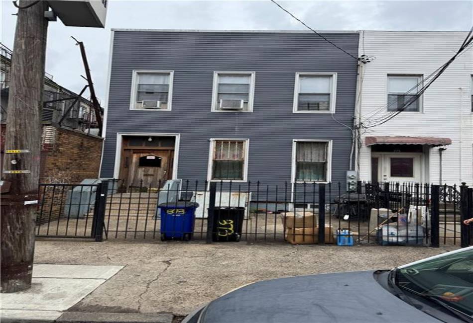 373 Bleecker Street, Brooklyn, New York 11237, 6 Bedrooms Bedrooms, ,2 BathroomsBathrooms,Residential,For Sale,Bleecker,492375
