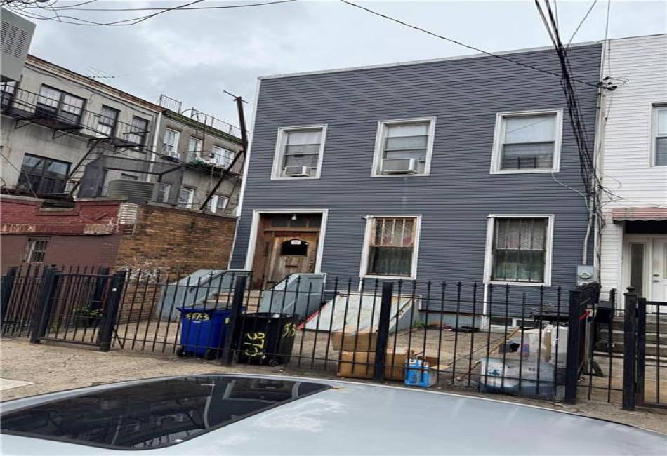 373 Bleecker Street, Brooklyn, New York 11237, 6 Bedrooms Bedrooms, ,2 BathroomsBathrooms,Residential,For Sale,Bleecker,492375