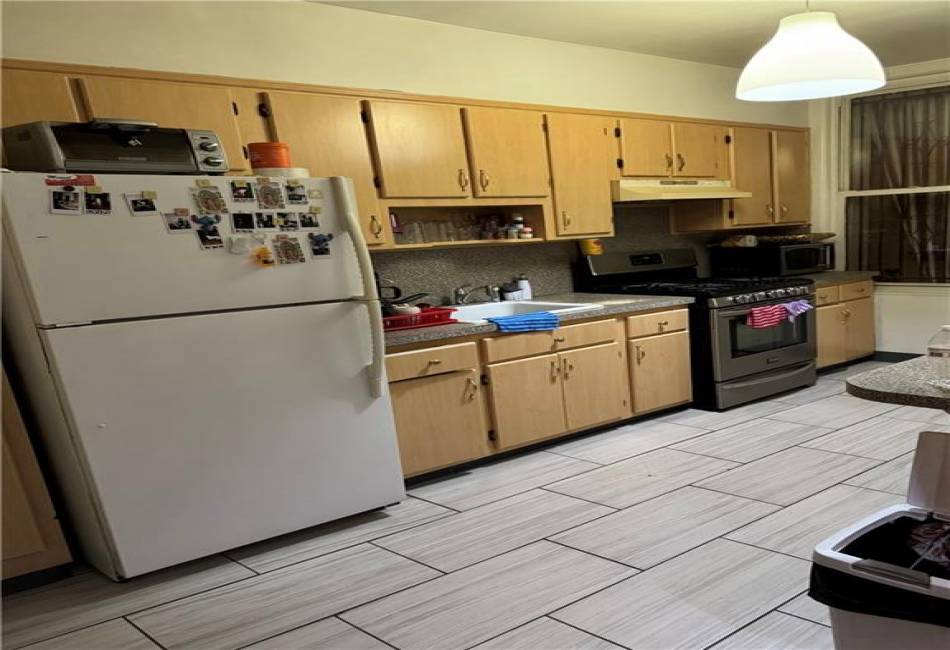 373 Bleecker Street, Brooklyn, New York 11237, 6 Bedrooms Bedrooms, ,2 BathroomsBathrooms,Residential,For Sale,Bleecker,492375