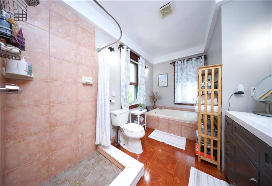 115 Wilson Terrace, Staten Island, New York 10304, 6 Bedrooms Bedrooms, ,3 BathroomsBathrooms,Residential,For Sale,Wilson,492378